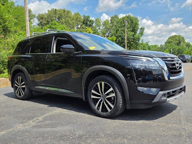 2024 Nissan Pathfinder Platinum FWD