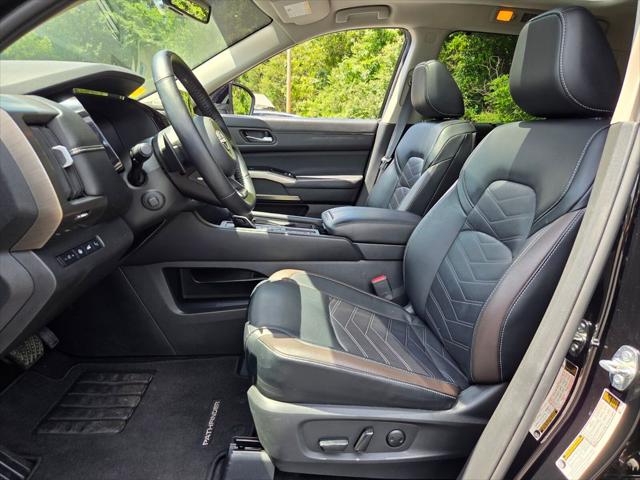2024 Nissan Pathfinder Platinum FWD