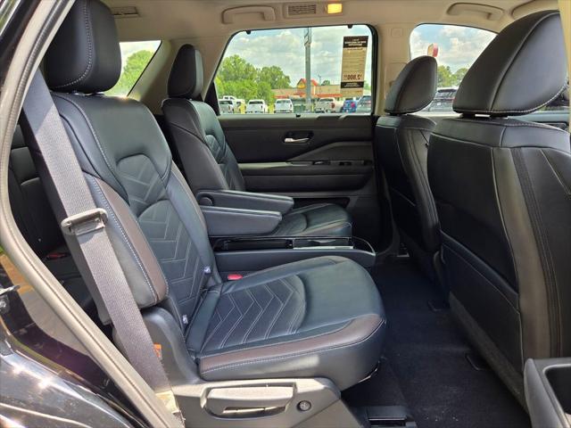 2024 Nissan Pathfinder Platinum FWD