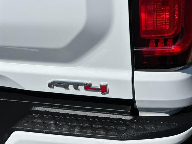 2023 GMC Canyon 4WD Crew Cab Short Box AT4
