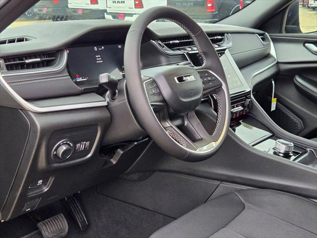 2026 Jeep Grand Cherokee L Laredo 4x2