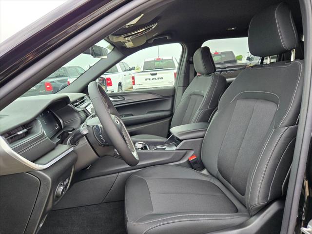 2026 Jeep Grand Cherokee L Laredo 4x2