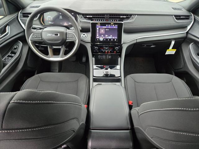 2026 Jeep Grand Cherokee L Laredo 4x2