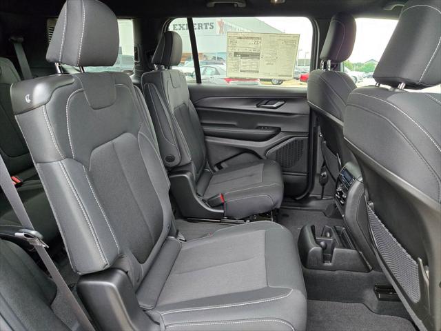 2026 Jeep Grand Cherokee L Laredo 4x2