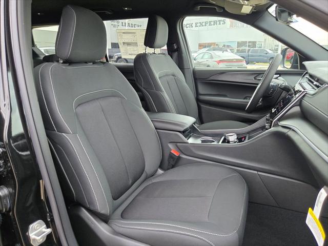 2026 Jeep Grand Cherokee L Laredo 4x2