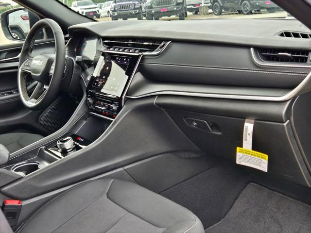2026 Jeep Grand Cherokee L Laredo 4x2