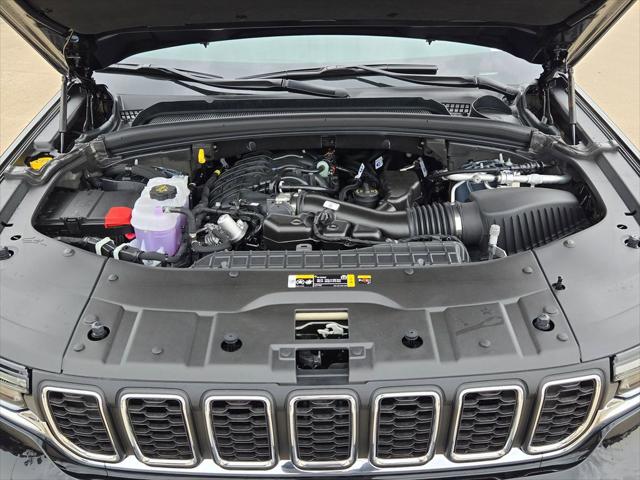 2026 Jeep Grand Cherokee L Laredo 4x2