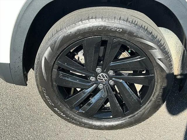 2022 Volkswagen Atlas Cross Sport 3.6L V6 SE w/Technology