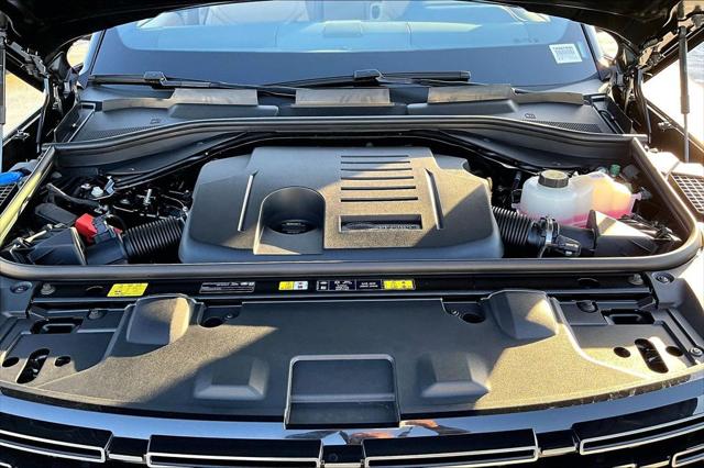 2026 Land Rover Range Rover P400 SE 7 Seat