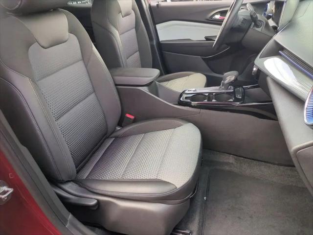 2025 Chevrolet Trax FWD LT