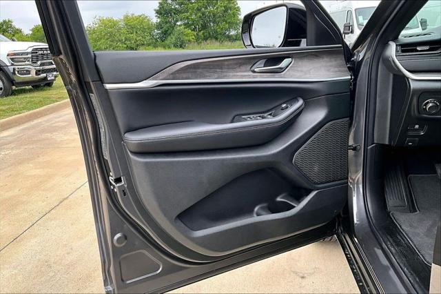 2026 Jeep Grand Cherokee L Altitude 4x4