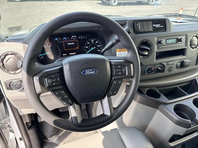 2027 Ford E-Series Cutaway Base