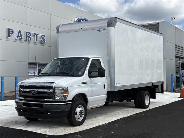 2027 Ford E-Series Cutaway Base