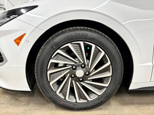 2023 Hyundai Sonata Hybrid Limited