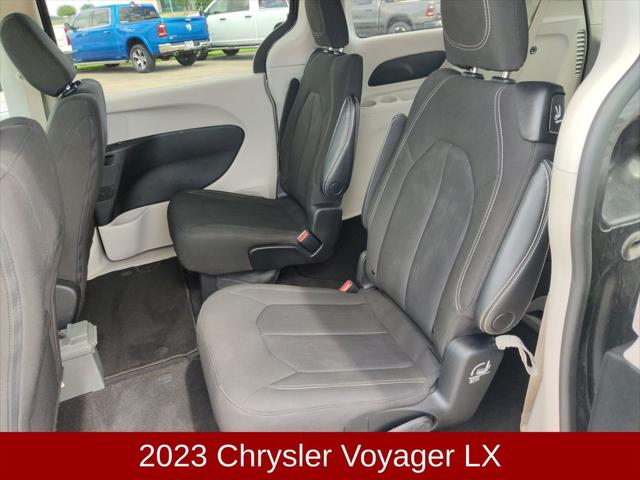 2023 Chrysler Voyager LX
