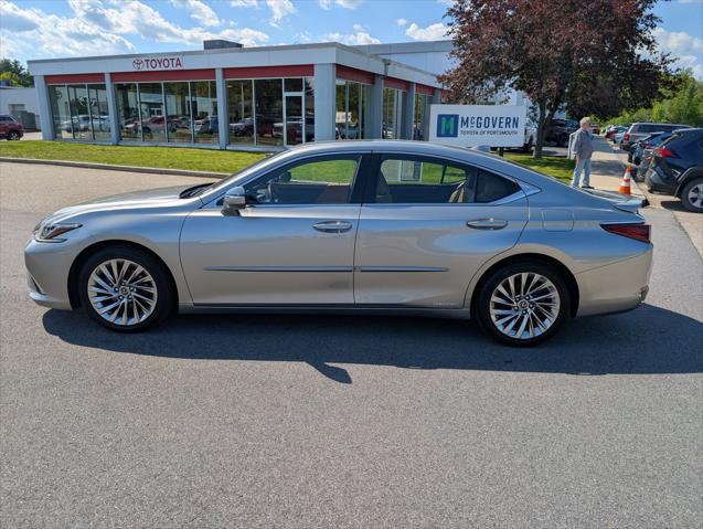 2019 Lexus ES 300h Luxury