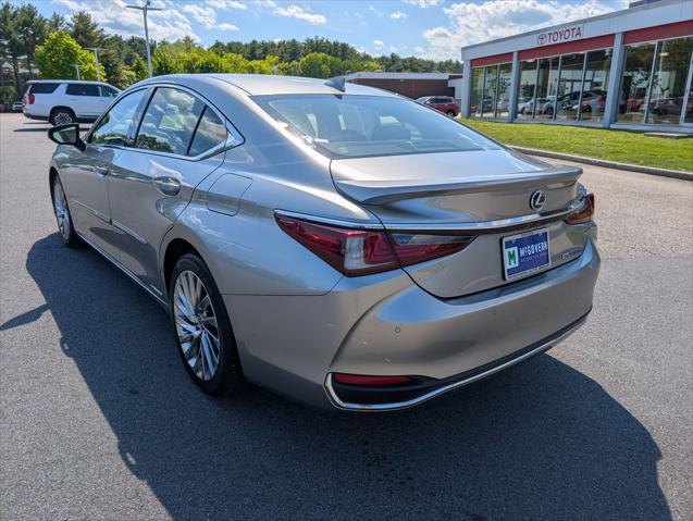 2019 Lexus ES 300h Luxury