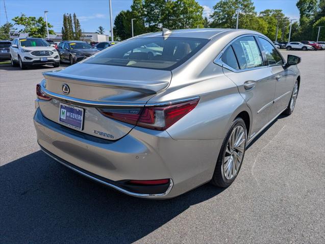 2019 Lexus ES 300h Luxury