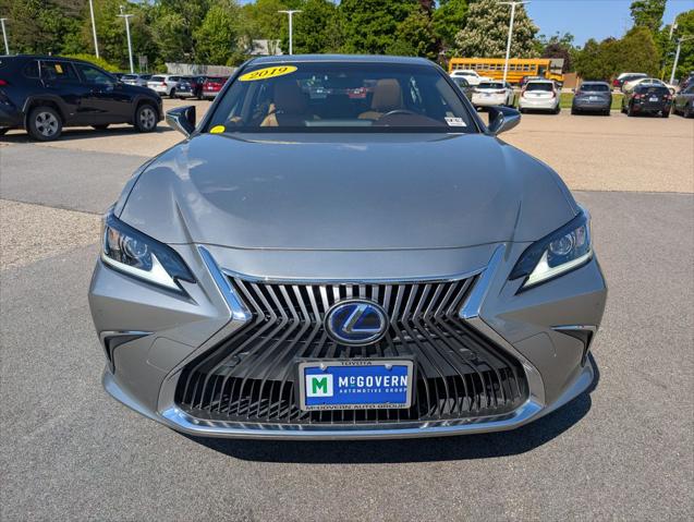 2019 Lexus ES 300h Luxury