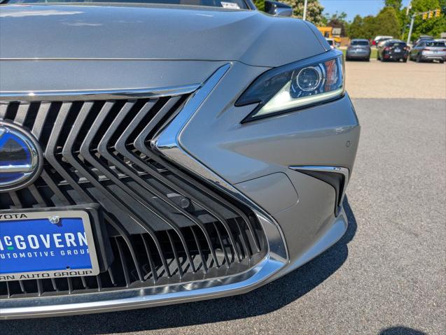 2019 Lexus ES 300h Luxury