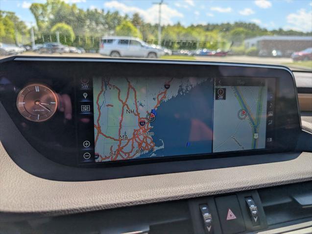 2019 Lexus ES 300h Luxury