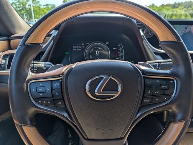 2019 Lexus ES 300h Luxury