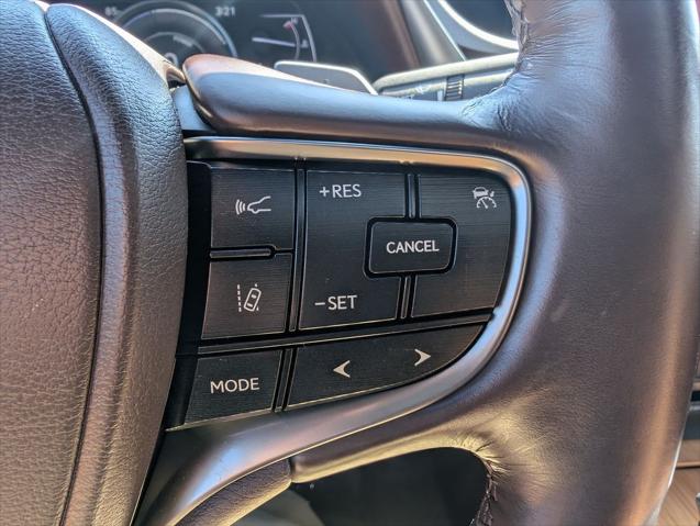 2019 Lexus ES 300h Luxury