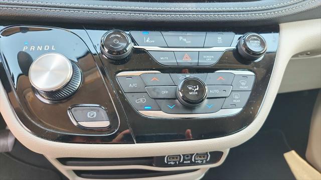 2023 Chrysler Pacifica Hybrid Touring L