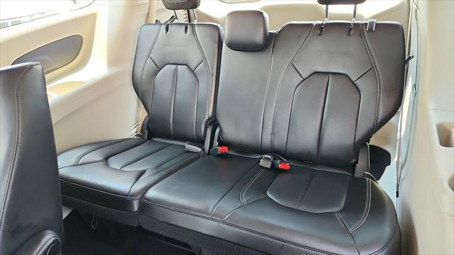2023 Chrysler Pacifica Hybrid Touring L