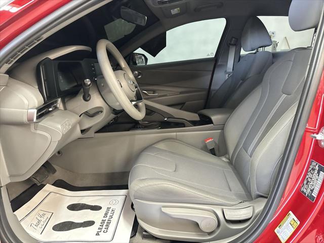 2024 Hyundai Elantra SE