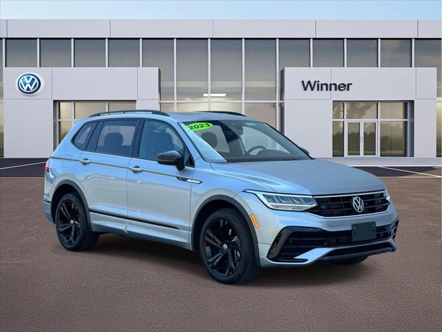 2023 Volkswagen Tiguan 2.0T SE R-Line Black