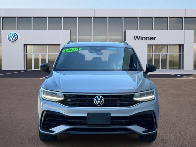 2023 Volkswagen Tiguan 2.0T SE R-Line Black
