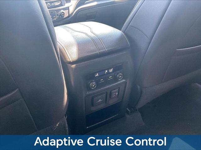 2023 Chevrolet Traverse AWD LT Leather