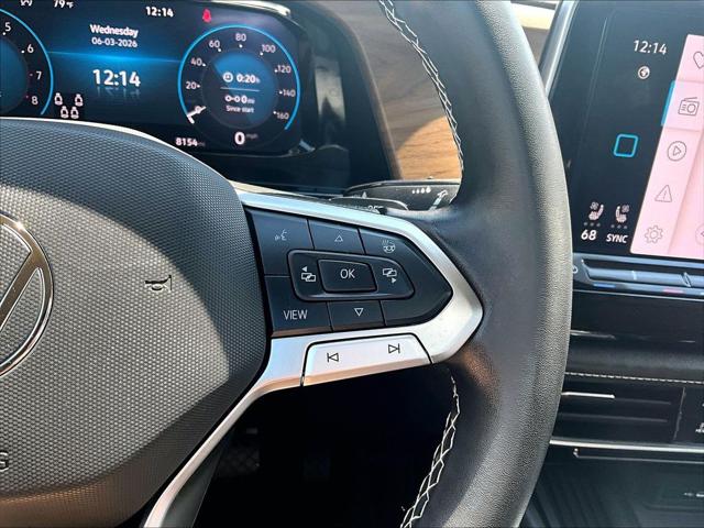 2025 Volkswagen Atlas 2.0T SE w/Technology