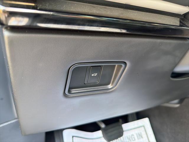 2025 Land Rover Range Rover Sport P360 SE