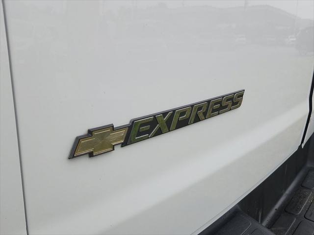 2023 Chevrolet Express Cargo Van RWD 2500 Extended Wheelbase WT