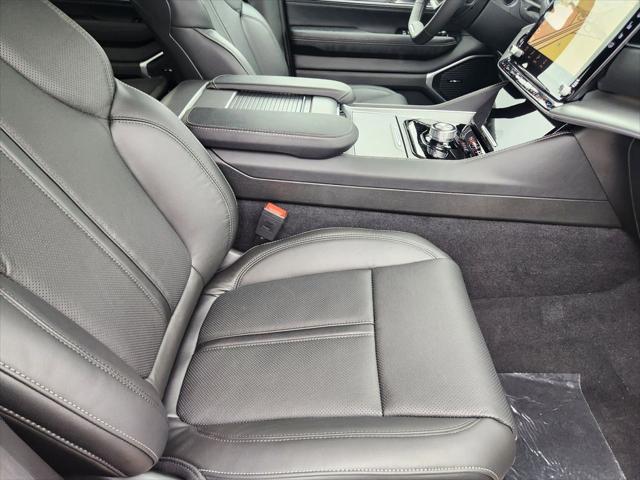 2026 Jeep Grand Wagoneer 4x2