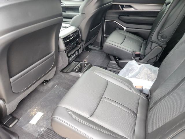 2026 Jeep Grand Wagoneer 4x2