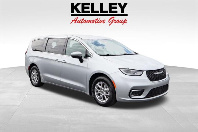 2023 Chrysler Pacifica Touring for sale in Bartow, FL