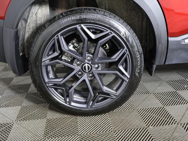 2025 Nissan Kicks SR FWD