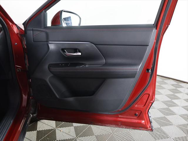 2025 Nissan Kicks SR FWD