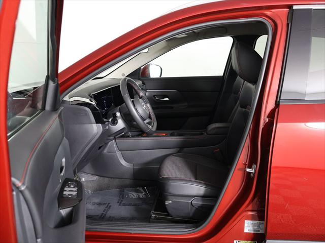 2025 Nissan Kicks SR FWD