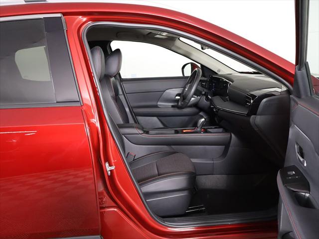 2025 Nissan Kicks SR FWD