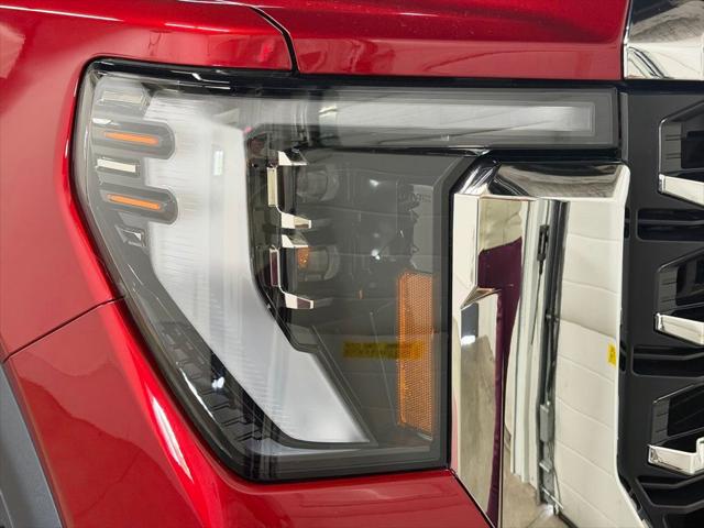 2025 GMC Sierra 3500HD 4WD Crew Cab Standard Bed SLT
