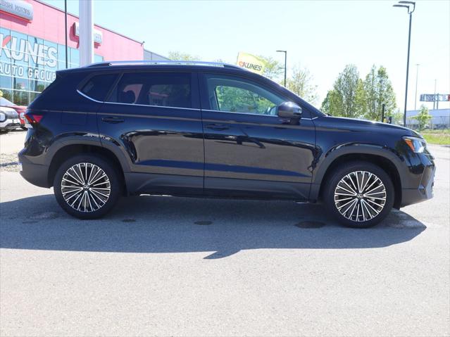 2025 Volkswagen Taos 1.5T SE