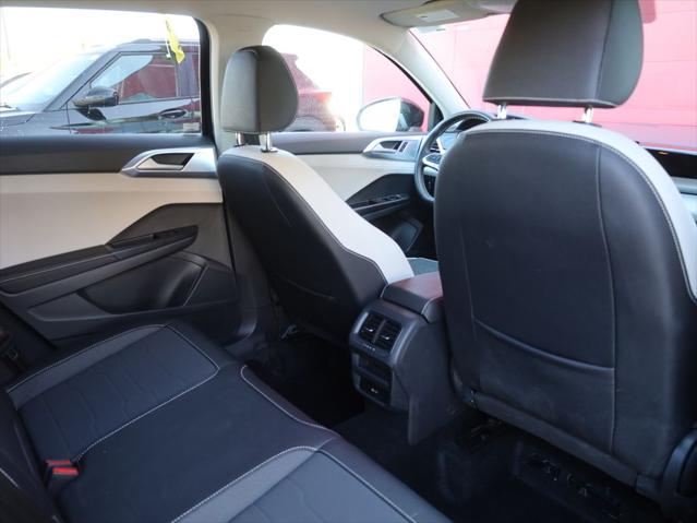 2025 Volkswagen Taos 1.5T SE