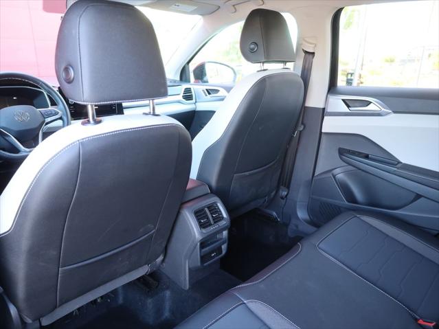 2025 Volkswagen Taos 1.5T SE