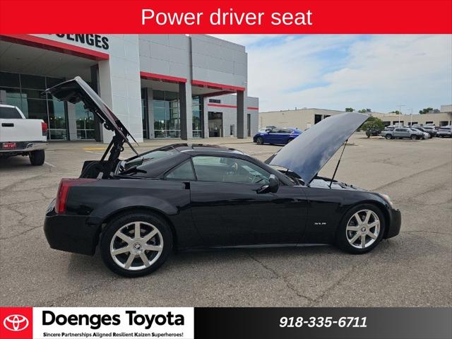 2004 Cadillac XLR Standard
