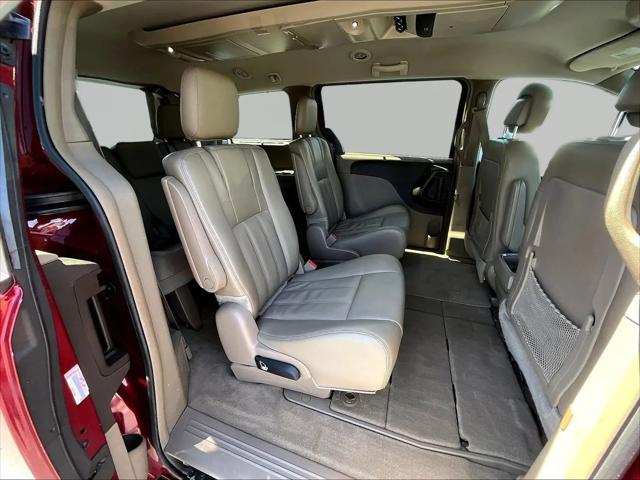 2015 Chrysler Town & Country Touring