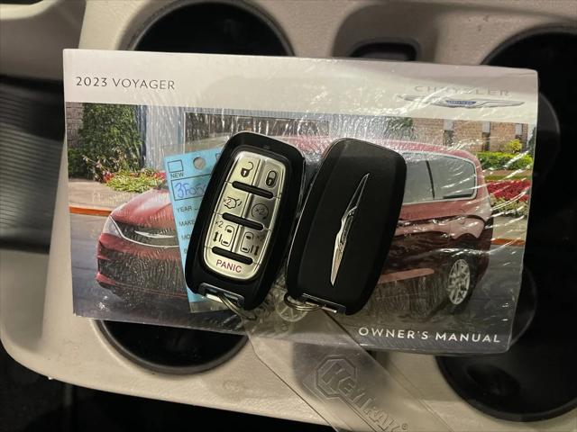 2023 Chrysler Voyager LX